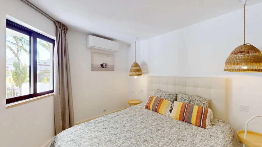 Apartamento T1 para Venda em Quarteira Foto 11
