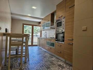 Apartamento T5 para Venda em São Vicente