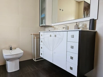 Apartamento T5 para Venda em São Vicente
