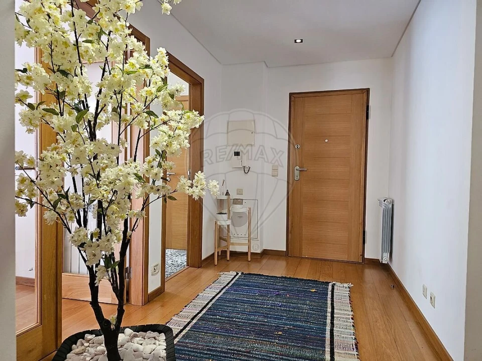 Apartamento T5 para Venda em São Vicente Foto 2
