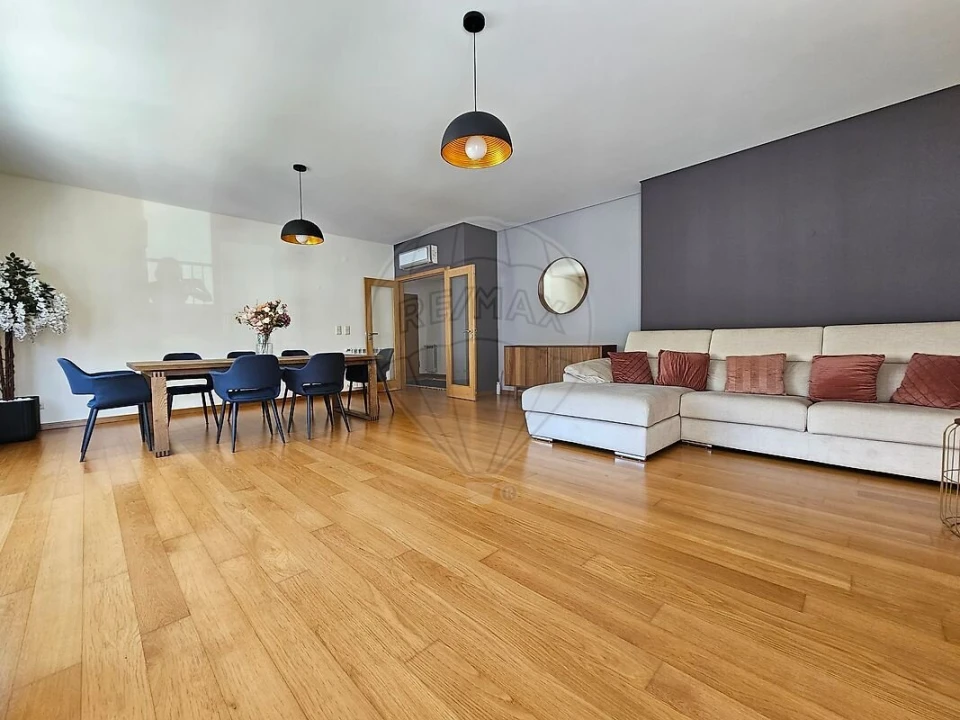 Apartamento T5 para Venda em São Vicente Foto 4