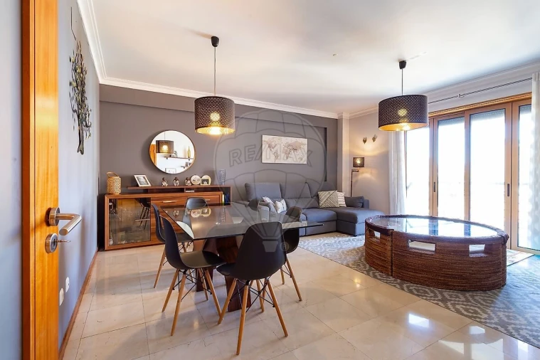 Apartamento T2 para Venda em Odivelas Foto 3
