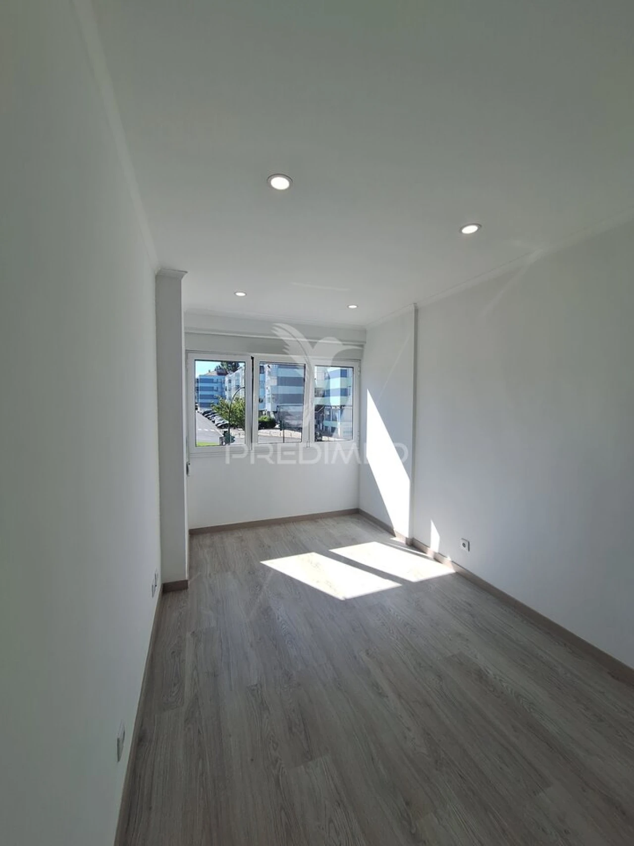 Apartamento T3 para Venda em Massamá e Monte Abraão Foto 8