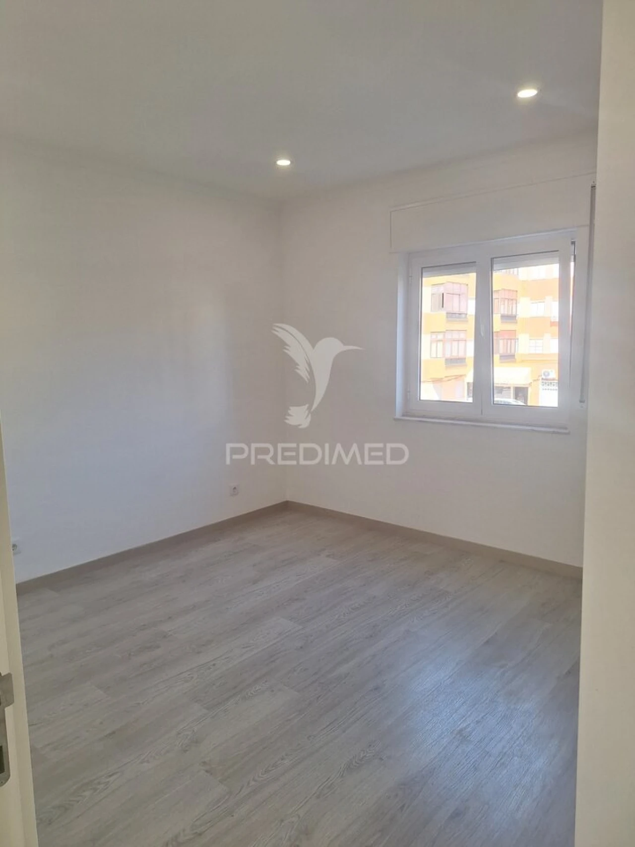 Apartamento T3 para Venda em Massamá e Monte Abraão Foto 16