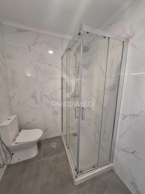 Apartamento T3 para Venda em Massamá e Monte Abraão