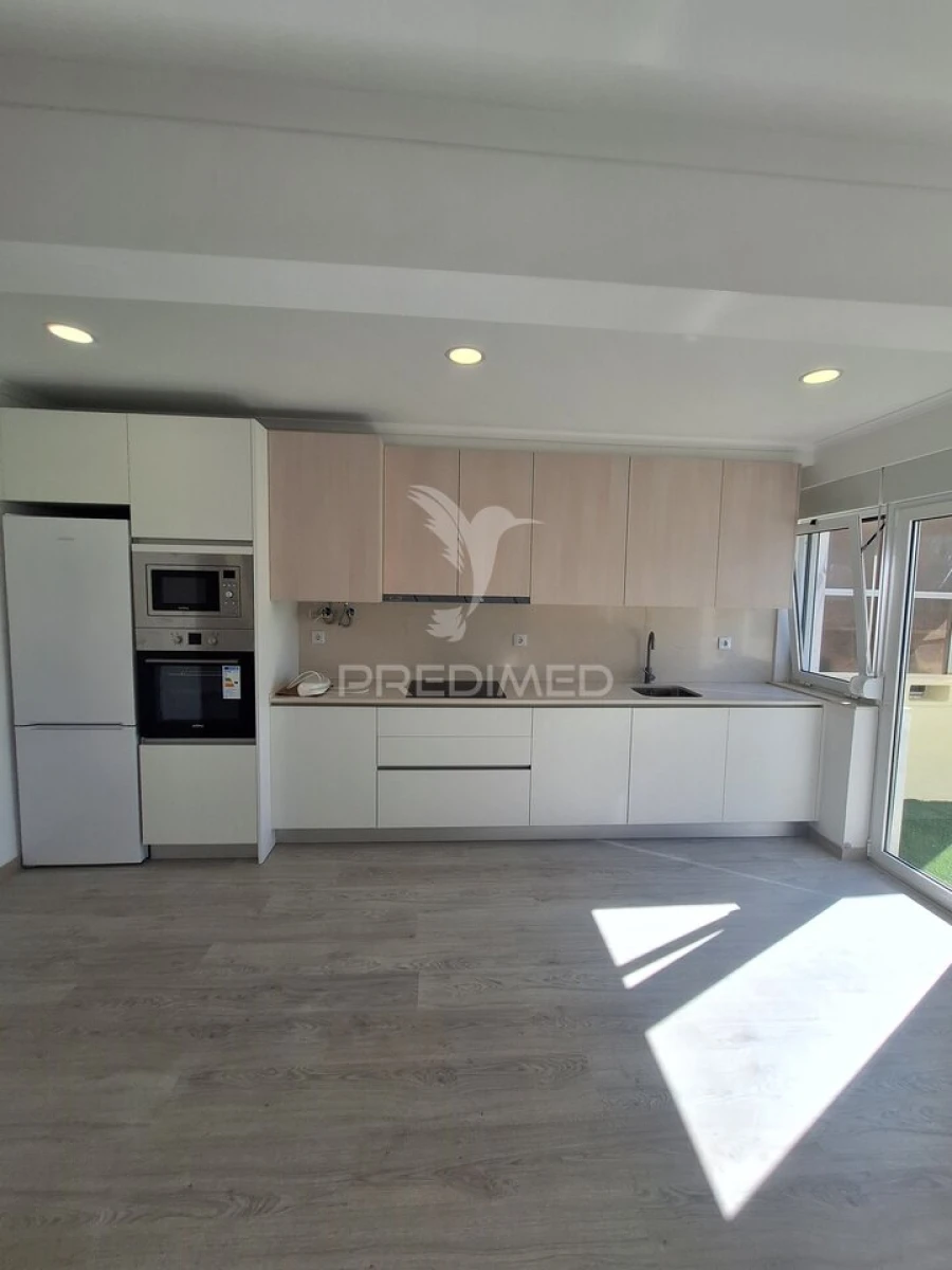 Apartamento T3 para Venda em Massamá e Monte Abraão Foto 4