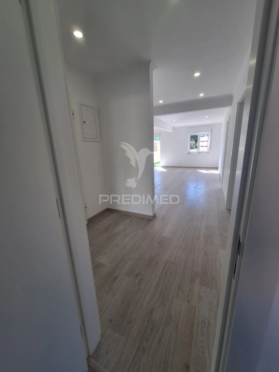 Apartamento T3 para Venda em Massamá e Monte Abraão Foto 9