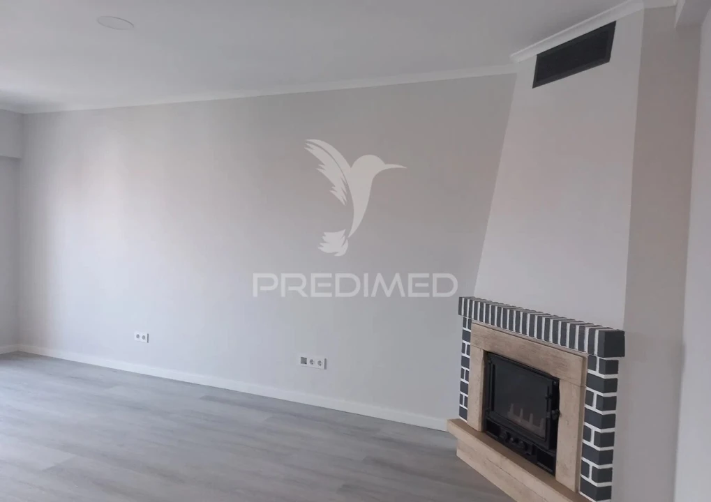 Apartamento T4 para Venda em Amora Foto 7