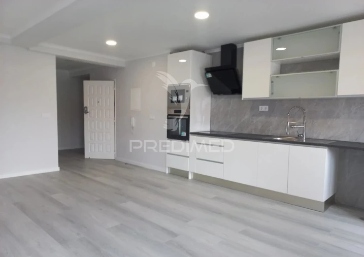Apartamento T4 para Venda em Amora Foto 5