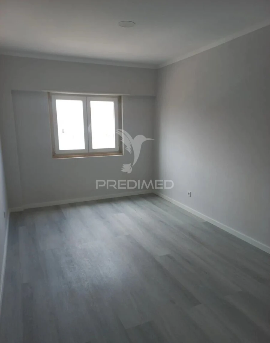Apartamento T4 para Venda em Amora Foto 14