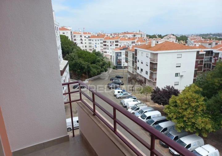 Apartamento T4 para Venda em Amora Foto 10