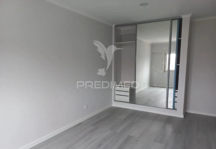Apartamento T4 para Venda em Amora Foto 18