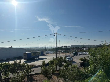 Moradia T4 para Venda em Marvila, Ribeira Santarém, São Salvador, São Nicolau