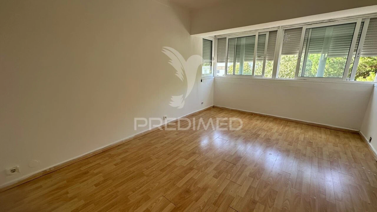 Apartamento T2 para Venda em Olivais Foto 3