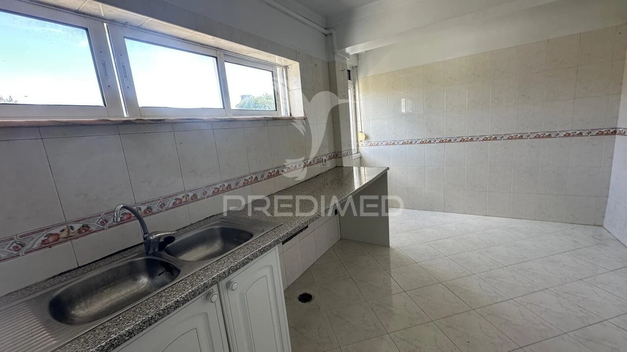 Apartamento T2 para Venda em Olivais Foto 7