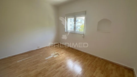 Apartamento T2 para Venda em Olivais