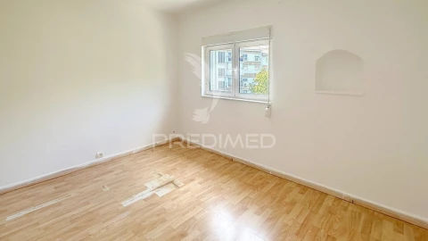 Apartamento T2 para Venda em Olivais