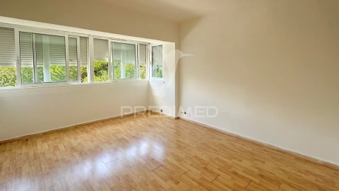 Apartamento T2 para Venda em Olivais