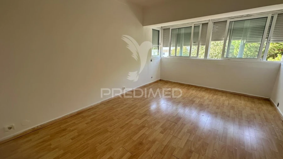 Apartamento T2 para Venda em Olivais Foto 3