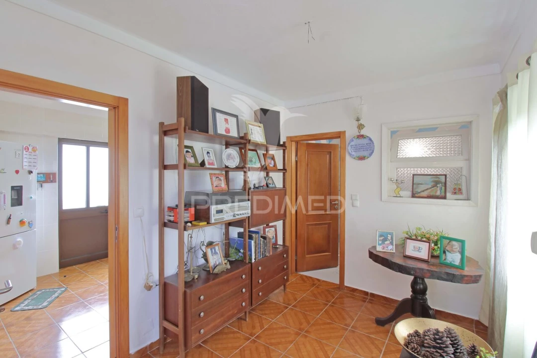 Moradia T5 para Venda em Ribeirinha Foto 11
