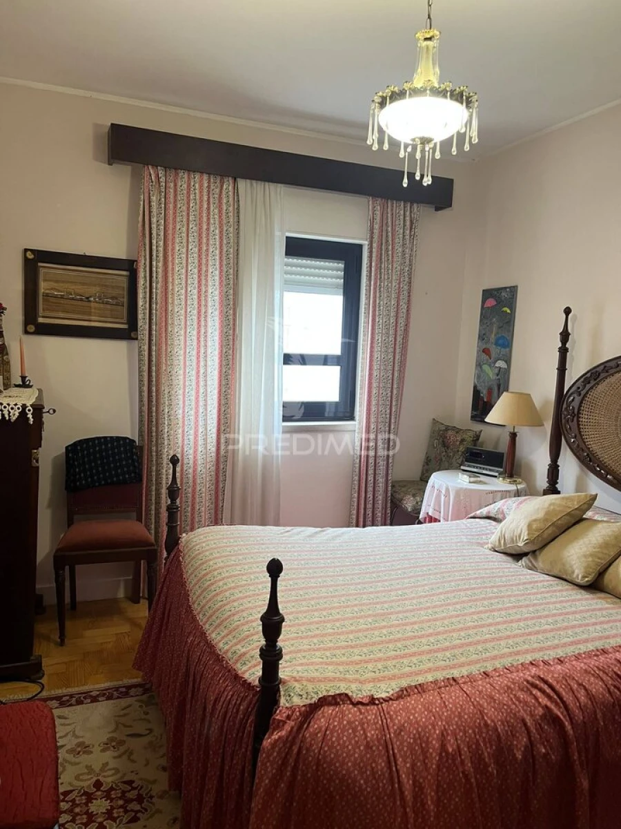 Apartamento T4 para Venda em Guarda Foto 8