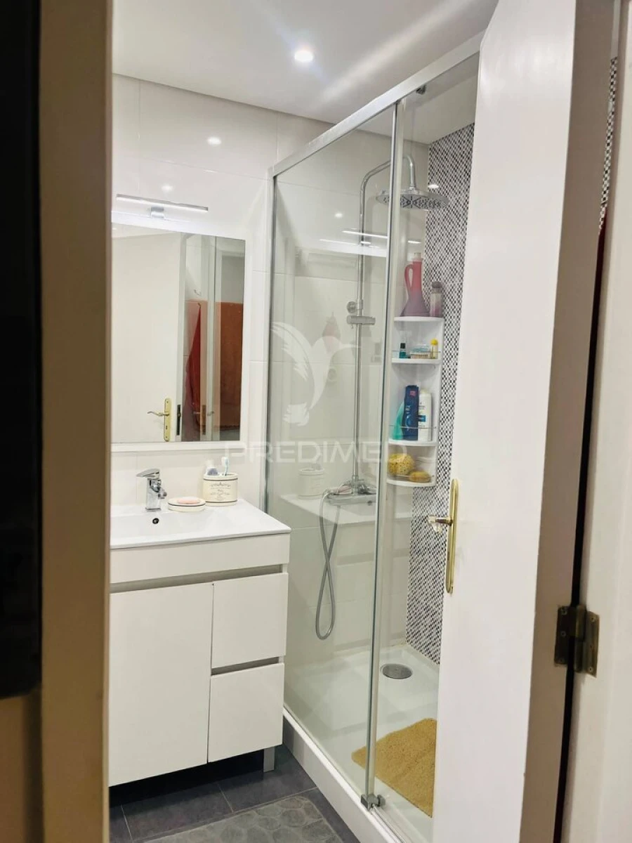 Apartamento T4 para Venda em Guarda Foto 11