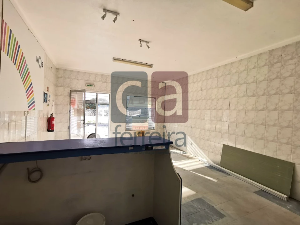 Loja para Arrendamento em Fazendas de Almeirim Foto 4