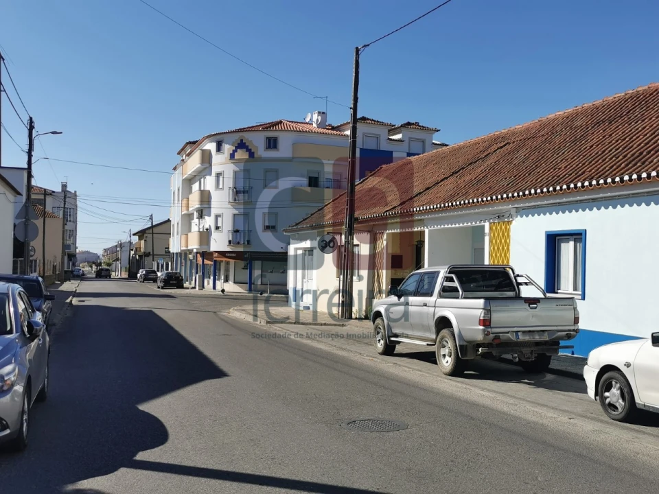 Loja para Arrendamento em Fazendas de Almeirim Foto 11
