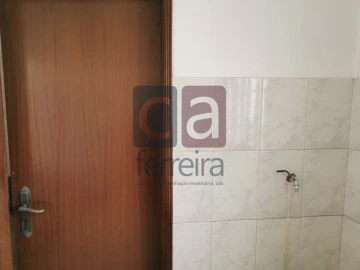 Loja para Arrendamento em Fazendas de Almeirim