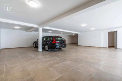 Moradia T5 para Venda em Albufeira e Olhos de Água
