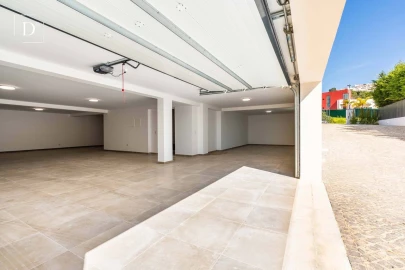 Moradia T5 para Venda em Albufeira e Olhos de Água