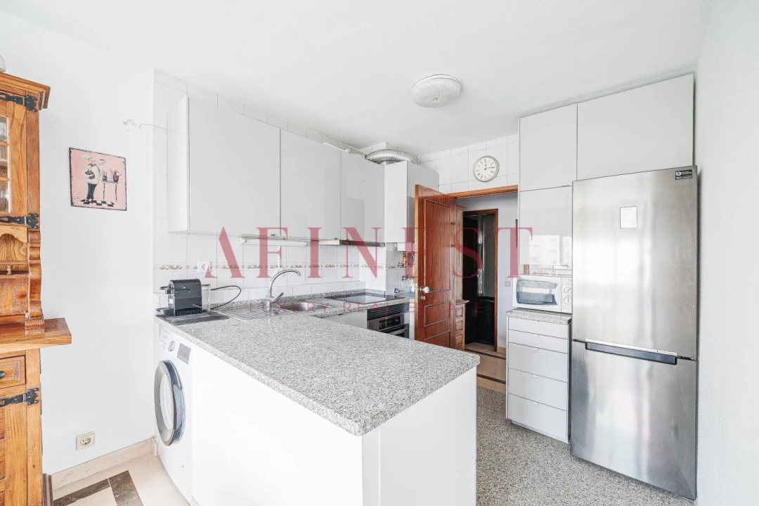Apartamento T3 para Arrendamento em Alvalade Foto 9