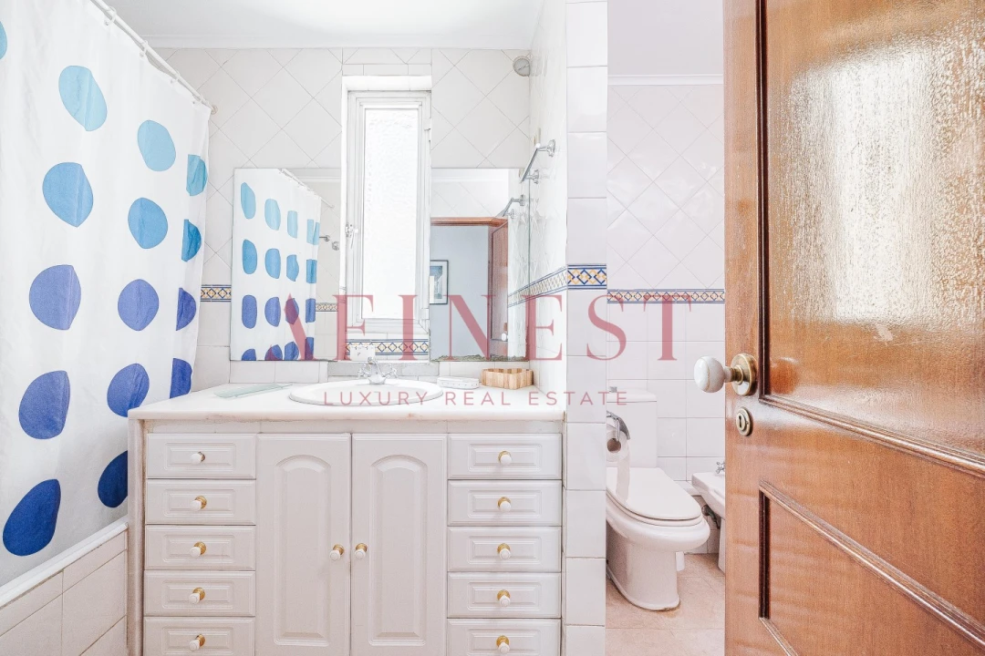 Apartamento T3 para Arrendamento em Alvalade Foto 16