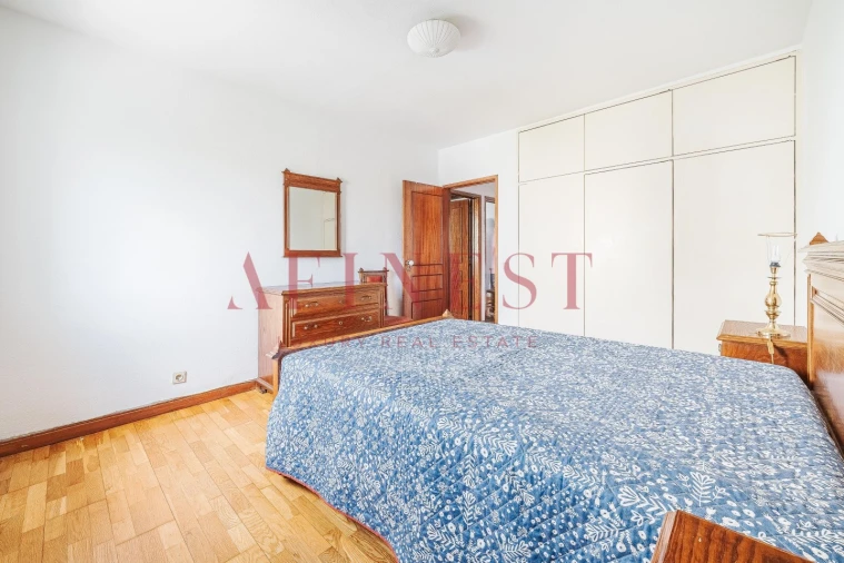 Apartamento T3 para Arrendamento em Alvalade Foto 34