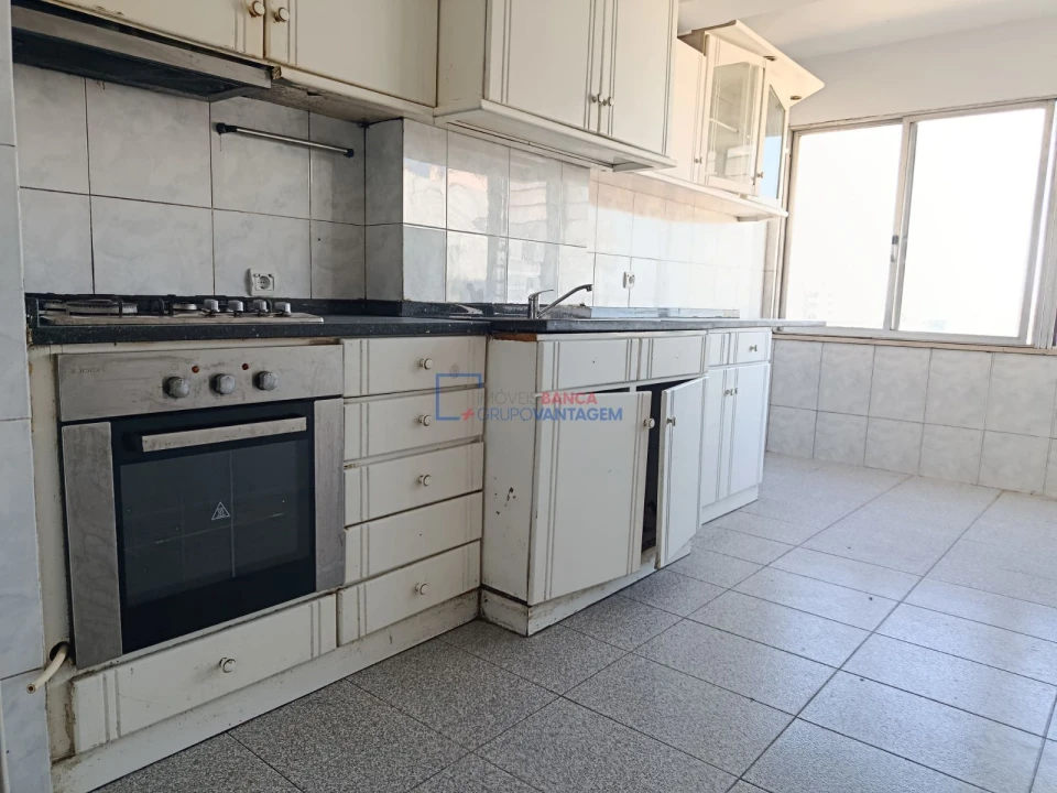 Apartamento T3 para Venda em Oliveira do Douro Foto 9