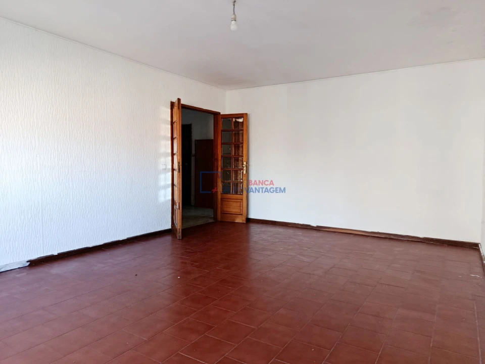 Apartamento T3 para Venda em Oliveira do Douro Foto 13