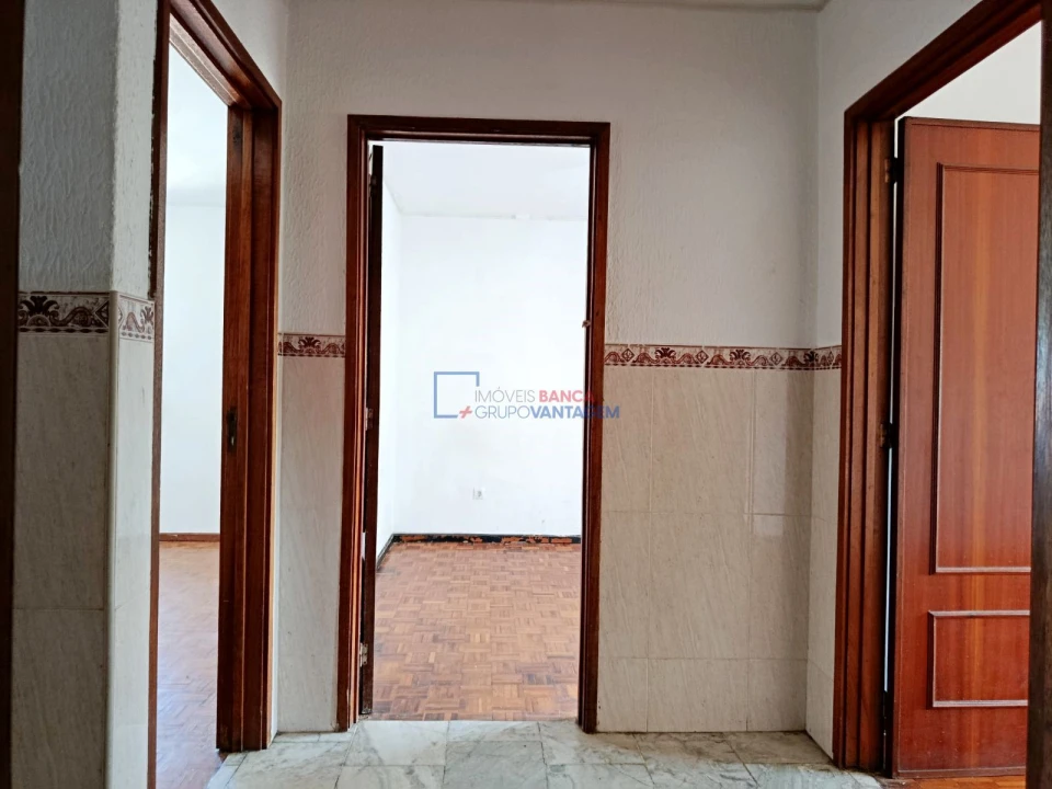 Apartamento T3 para Venda em Oliveira do Douro Foto 15