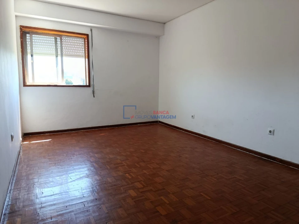Apartamento T3 para Venda em Oliveira do Douro Foto 16