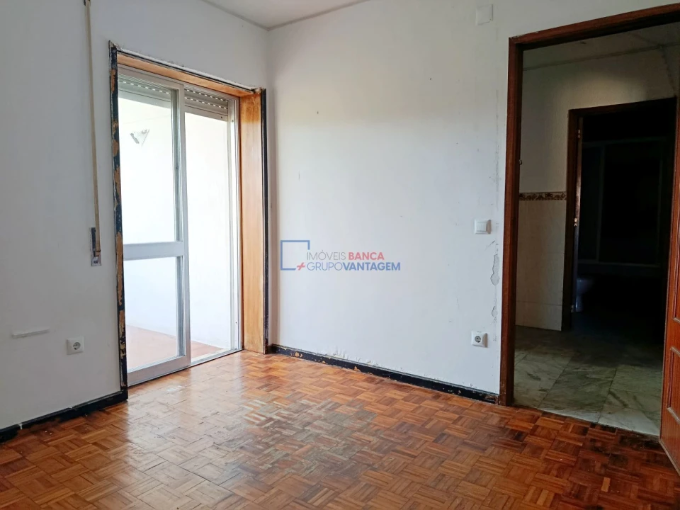 Apartamento T3 para Venda em Oliveira do Douro Foto 21