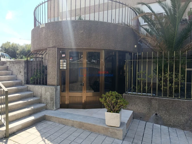 Apartamento T3 para Venda em Oliveira do Douro Foto 3