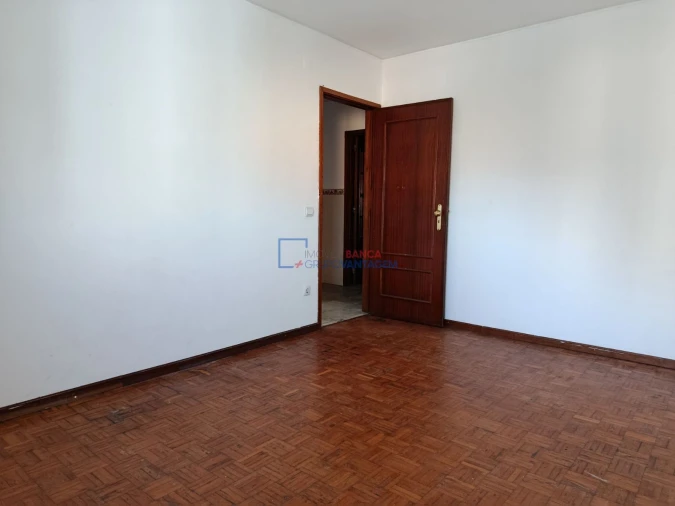 Apartamento T3 para Venda em Oliveira do Douro Foto 26
