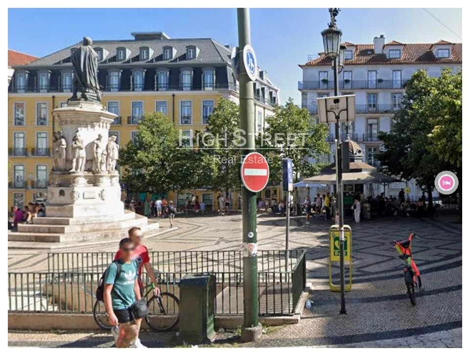 Loja para Arrendamento em Santa Maria Maior Foto 3