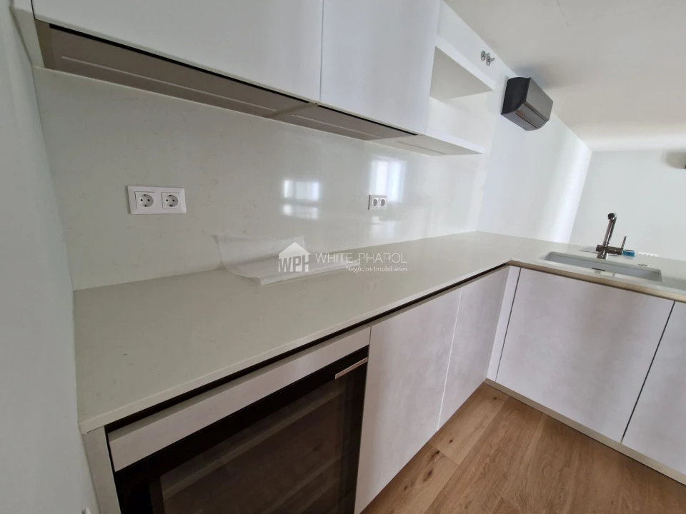 Apartamento T3 para Arrendamento em Santo António Foto 6