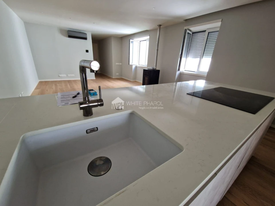 Apartamento T3 para Arrendamento em Santo António Foto 10