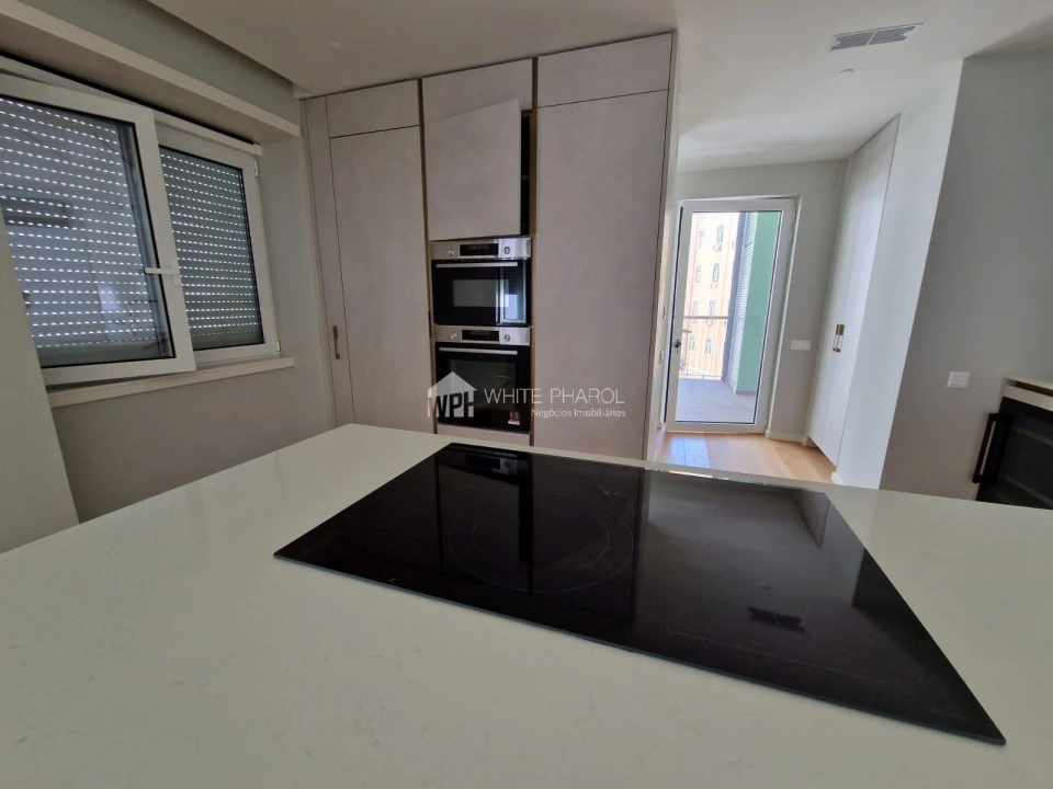Apartamento T3 para Arrendamento em Santo António Foto 11