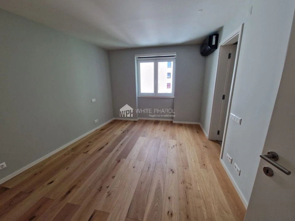 Apartamento T3 para Arrendamento em Santo António Foto 23