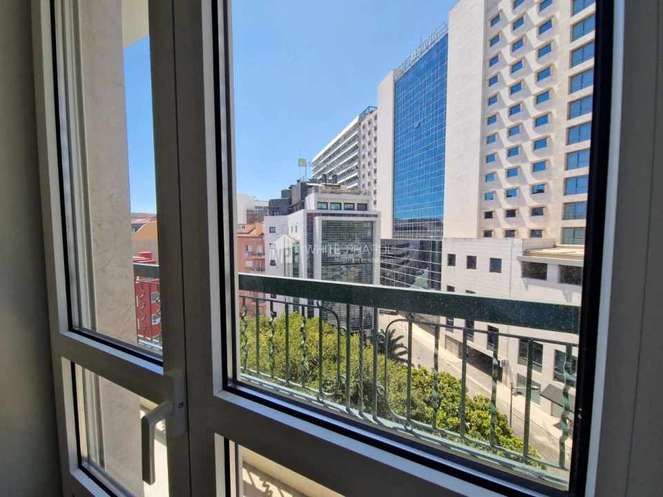 Apartamento T3 para Arrendamento em Santo António Foto 24