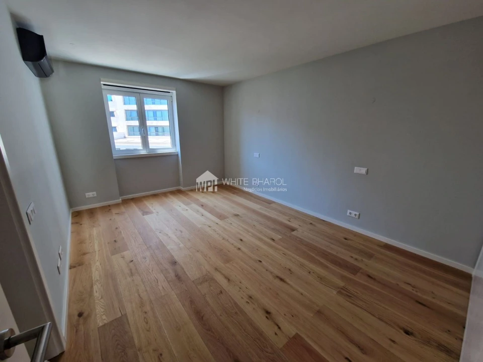 Apartamento T3 para Arrendamento em Santo António Foto 26
