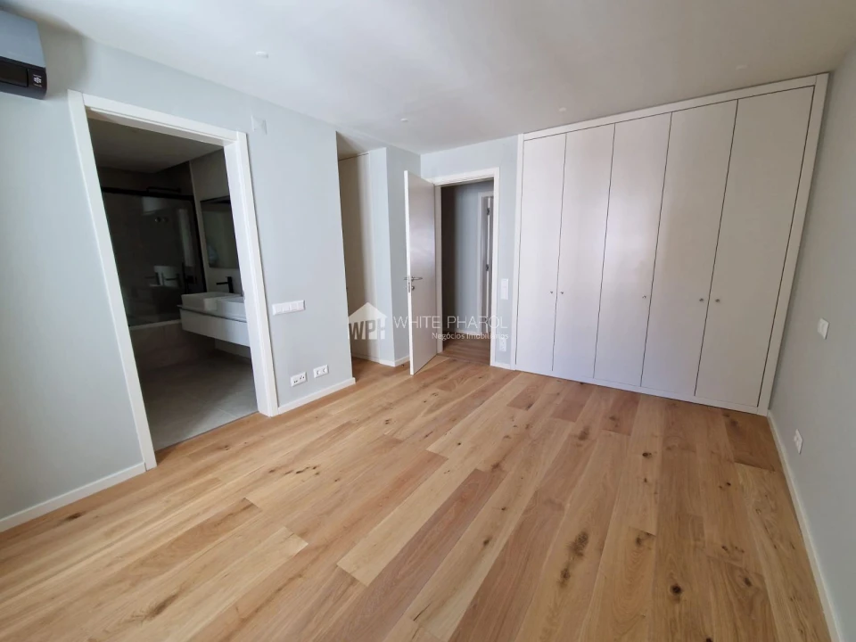 Apartamento T3 para Arrendamento em Santo António Foto 28