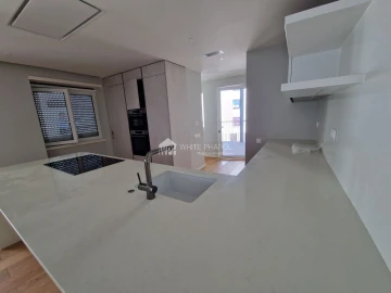 Apartamento T3 para Arrendamento em Santo António